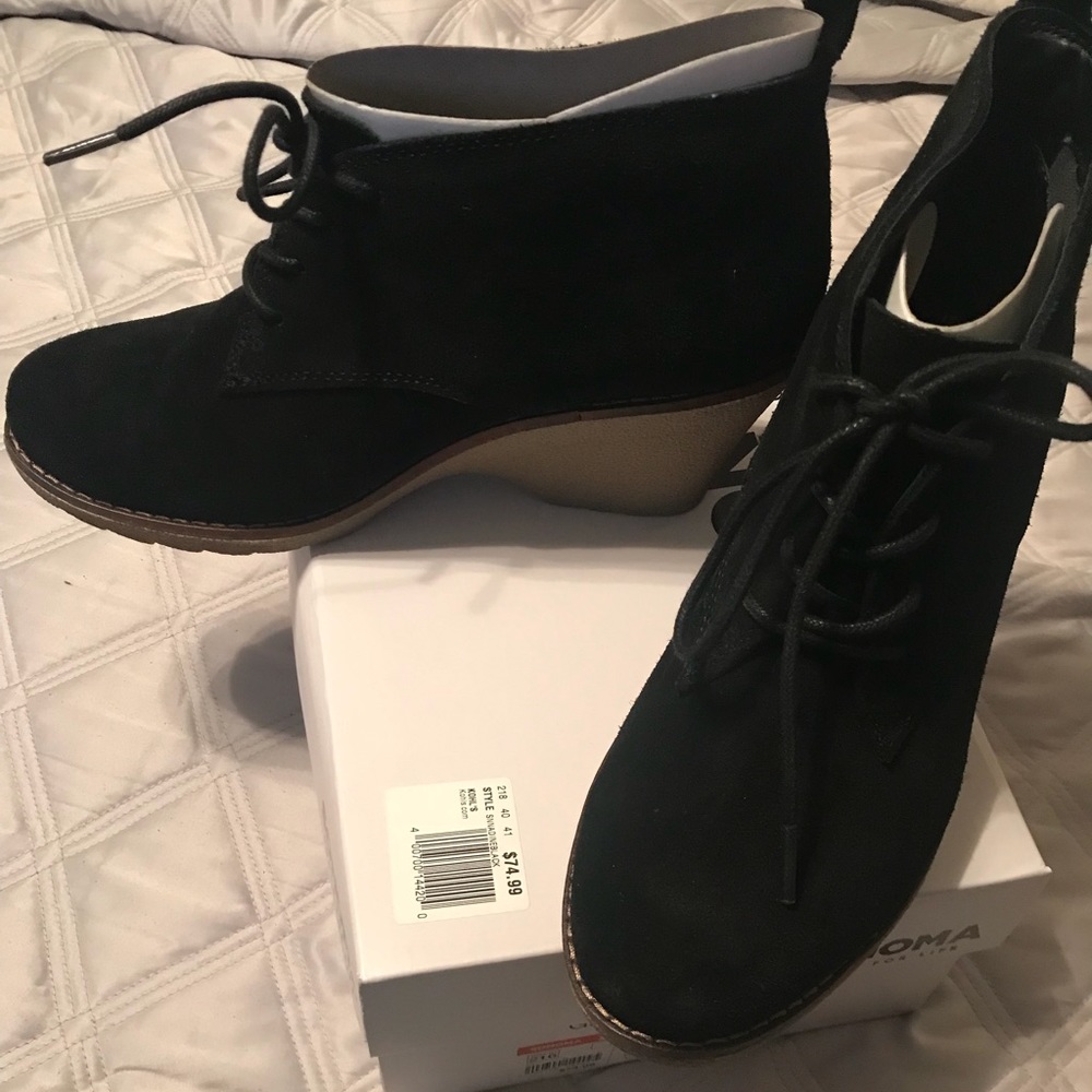 Black suede wedge boots